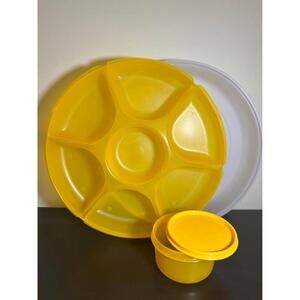 Tupperware Serving Center Set